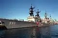 JS Asayuki and USS Ingersoll at Pearl Harbor on 1 February 1988.