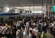 Southbound traffic of Line 13 during a Monday morning rush